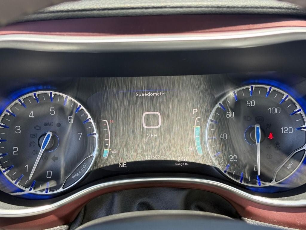 Used 2020 Chrysler Pacifica Limited FWD image 23