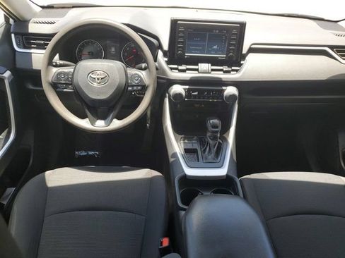 Used 2021 Toyota RAV4 LE FWD image 13