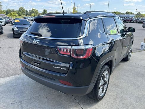 Used 2018 Jeep Compass Limited AWD/4WD image 5