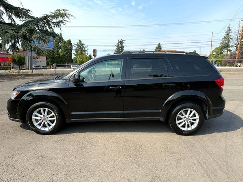Used 2014 Dodge Journey SXT image 2