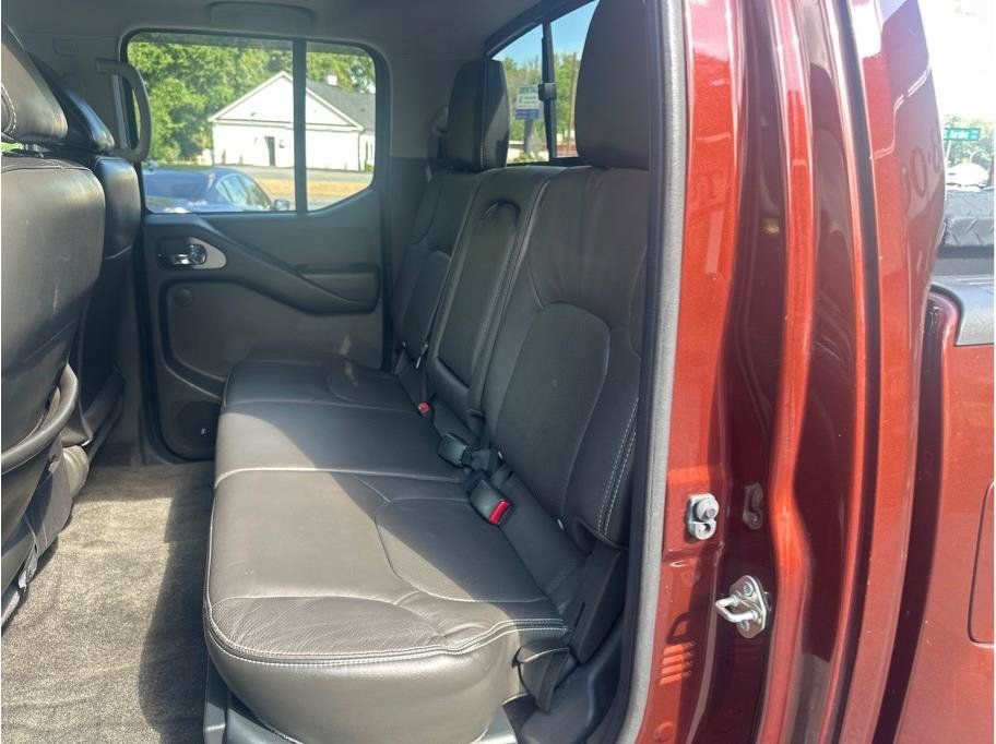 Used 2017 Nissan Frontier PRO-4X w/ Pro-4x Luxury Package AWD/4WD image 9