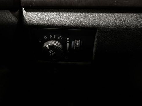 Used 2012 Jeep Grand Cherokee Laredo w/ Laredo E Group AWD/4WD image 17