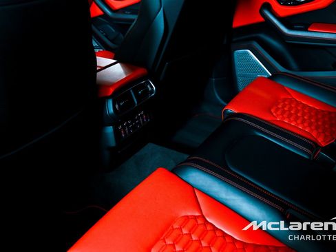 Used 2020 Lamborghini Urus AWD/4WD image 19