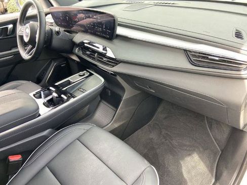 Used 2025 Buick Enclave Preferred image 25