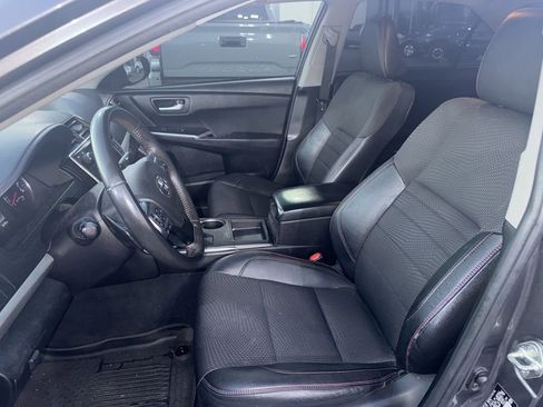 Used 2017 Toyota Camry SE image 17