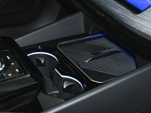 Used 2025 BMW i5 M60 w/ Executive Package image 76