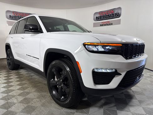 Used 2025 Jeep Grand Cherokee Limited w/ Black Appearance Package AWD/4WD image 1