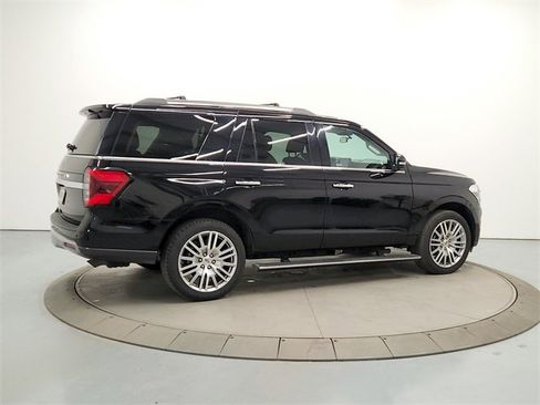 Used 2024 Ford Expedition Limited image 7