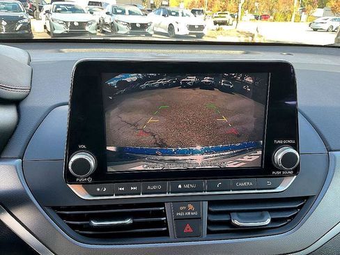 Used 2023 Nissan Altima 2.5 SR image 18