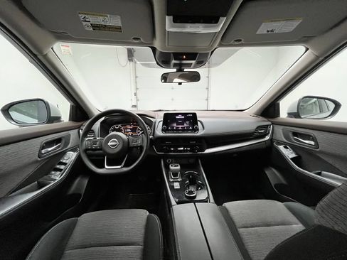 Used 2023 Nissan Rogue SV AWD/4WD image 4