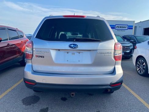 Used 2016 Subaru Forester 2.5i Premium w/ All-Weather Package AWD/4WD image 11