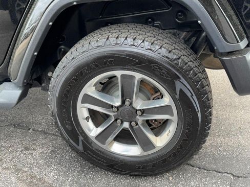 Used 2022 Jeep Wrangler Unlimited Sahara AWD/4WD image 8
