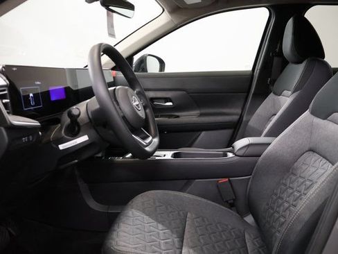 New 2026 Nissan Kicks SV w/ SV Premium Package FWD image 18