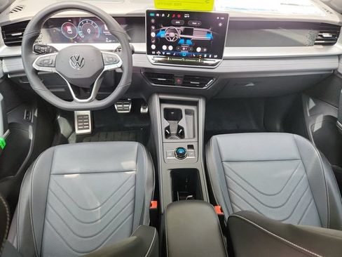 New 2026 Volkswagen Tiguan SE R-Line AWD/4WD image 21