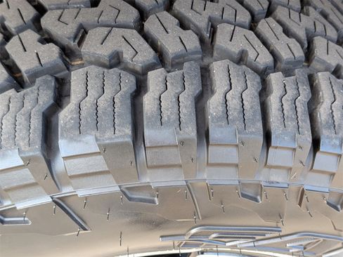 Used 2024 Jeep Gladiator Rubicon w/ Safety Group image 11