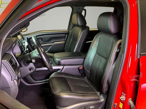Used 2021 Nissan Titan PRO-4X w/ Pro-4x Convenience Package AWD/4WD image 23