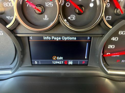 Used 2020 Chevrolet Silverado 1500 RST AWD/4WD image 15