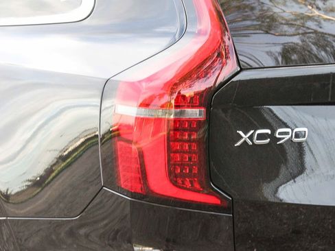 New 2026 Volvo XC90 T8 Ultra w/ Protection Package AWD/4WD image 9