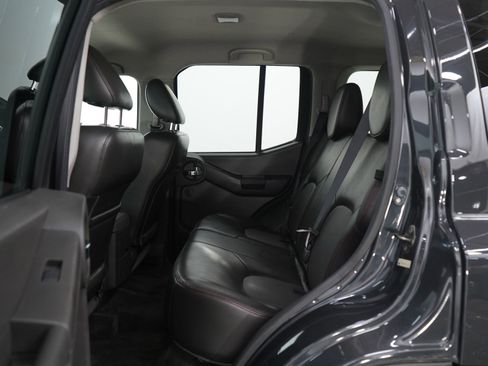 Used 2012 Nissan Xterra PRO-4X w/ Pro-4x Leather Pkg image 16