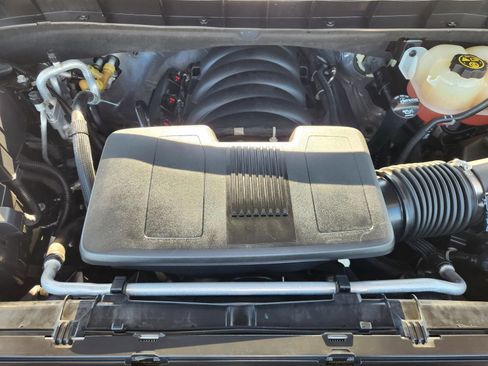 Used 2022 Chevrolet Suburban Premier image 31