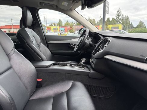 Used 2021 Volvo XC90 T5 Momentum w/ Advanced Package AWD/4WD image 16