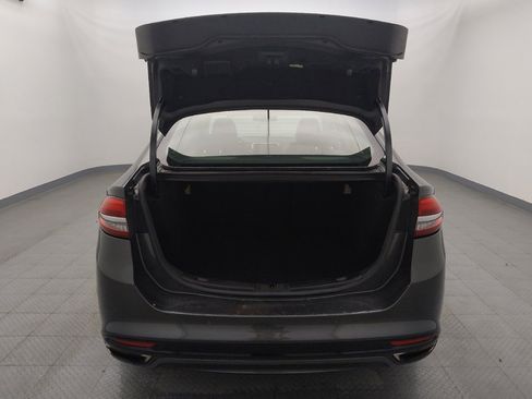 Used 2017 Ford Fusion SE w/ Fusion SE Technology Package image 29