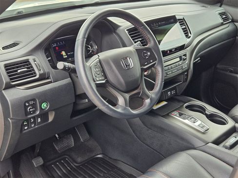 Used 2023 Honda Passport TrailSport image 10