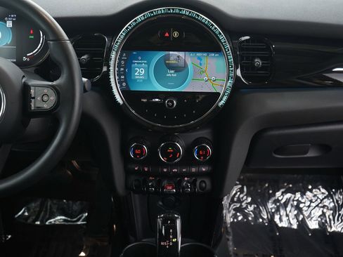 Used 2024 MINI Cooper 2-Door Hardtop image 14