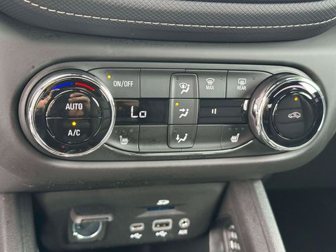 Used 2023 Chevrolet TrailBlazer ACTIV w/ Technology Package AWD/4WD image 22