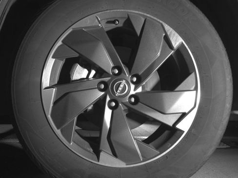 Used 2025 Nissan Rogue SV image 12