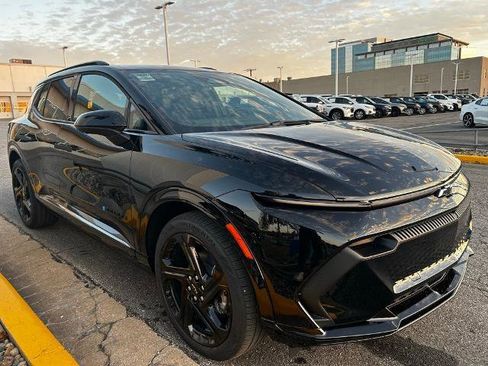 New 2026 Chevrolet Equinox EV RS image 7