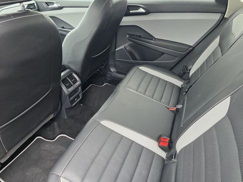 Used 2022 Volkswagen Taos SEL AWD/4WD image 26