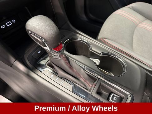 Used 2023 Chevrolet Equinox RS AWD/4WD image 18