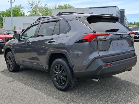 Used 2021 Toyota RAV4 LE FWD image 4
