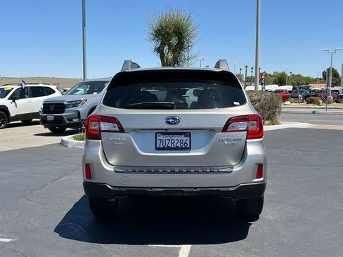 Used 2017 Subaru Outback 3.6R Limited AWD/4WD image 5