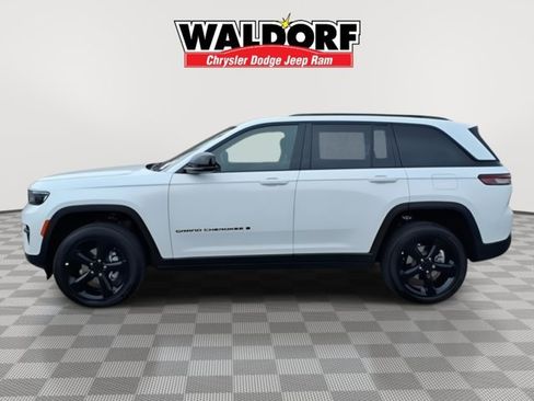 New 2025 Jeep Grand Cherokee 4WD image 6