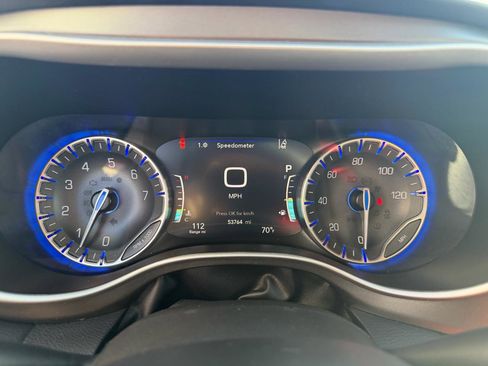 Used 2023 Chrysler Pacifica Touring-L FWD image 26