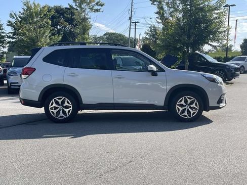 Used 2024 Subaru Forester Premium AWD/4WD image 6