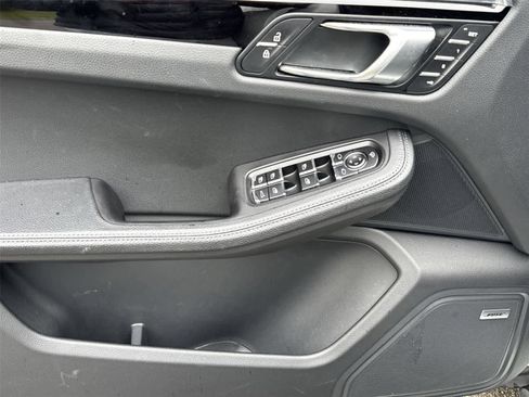 Used 2024 Porsche Macan AWD/4WD image 19