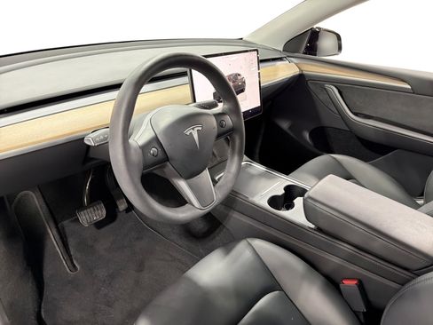 Used 2023 Tesla Model Y AWD image 9