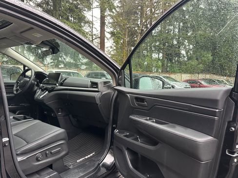Used 2025 Honda Odyssey EX-L image 11