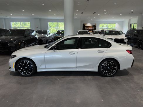 New 2026 BMW 330i Sedan w/ M Sport Package RWD image 4
