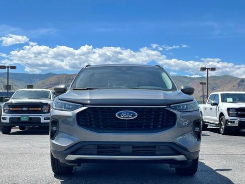 Certified 2025 Ford Escape Platinum AWD/4WD image 5