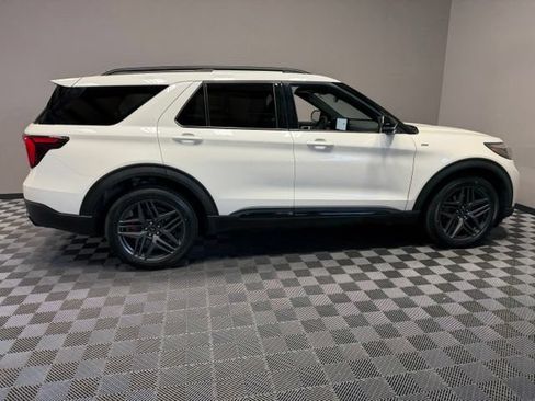 Used 2025 Ford Explorer ST-Line w/ Premium Package AWD/4WD image 7