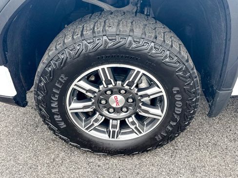 Used 2025 GMC Sierra 1500 AT4 image 10