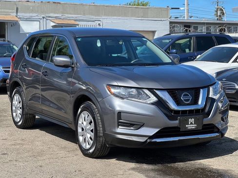 Used 2017 Nissan Rogue S image 3