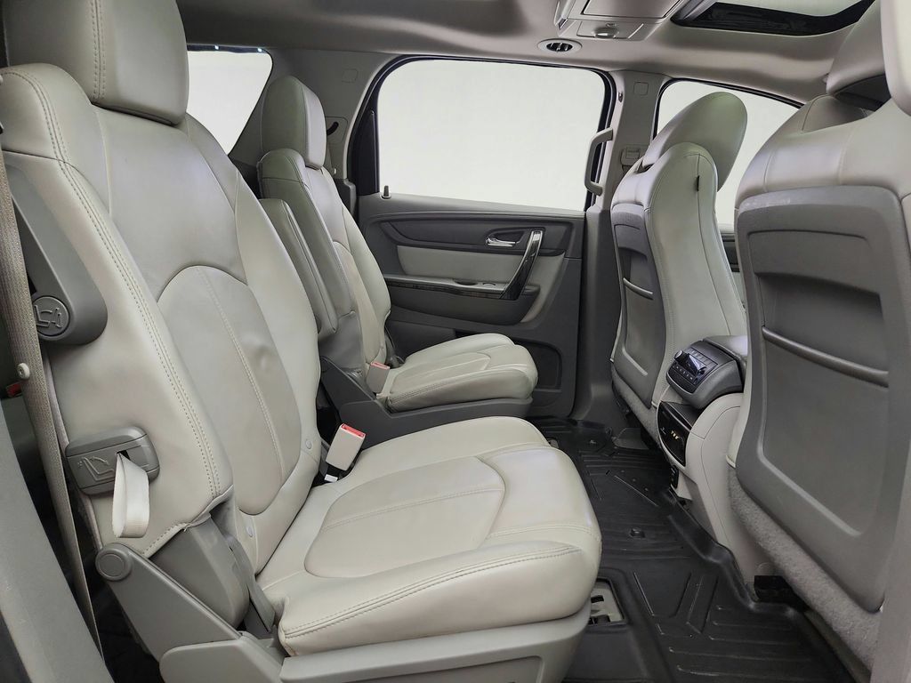 Used 2016 GMC Acadia SLT w/ Open Road Package FWD image 34