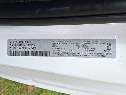 Used 2020 RAM 1500 Classic SLT image 28