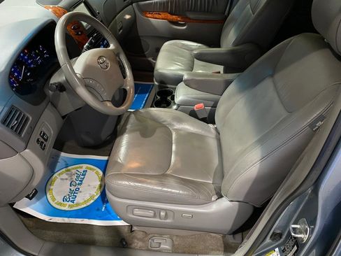 Used 2009 Toyota Sienna FWD image 9