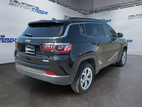 Used 2024 Jeep Compass Latitude AWD/4WD image 5